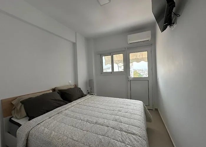 アパート Loutraki's Hideaway , 2 Min Walk To *